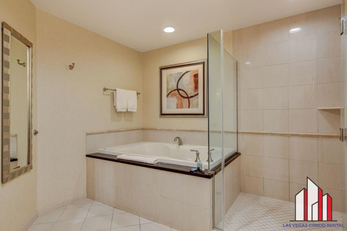 Mgm Signature-24-709 Strip View Jacuzzi Studio Las Vegas Eksteriør billede