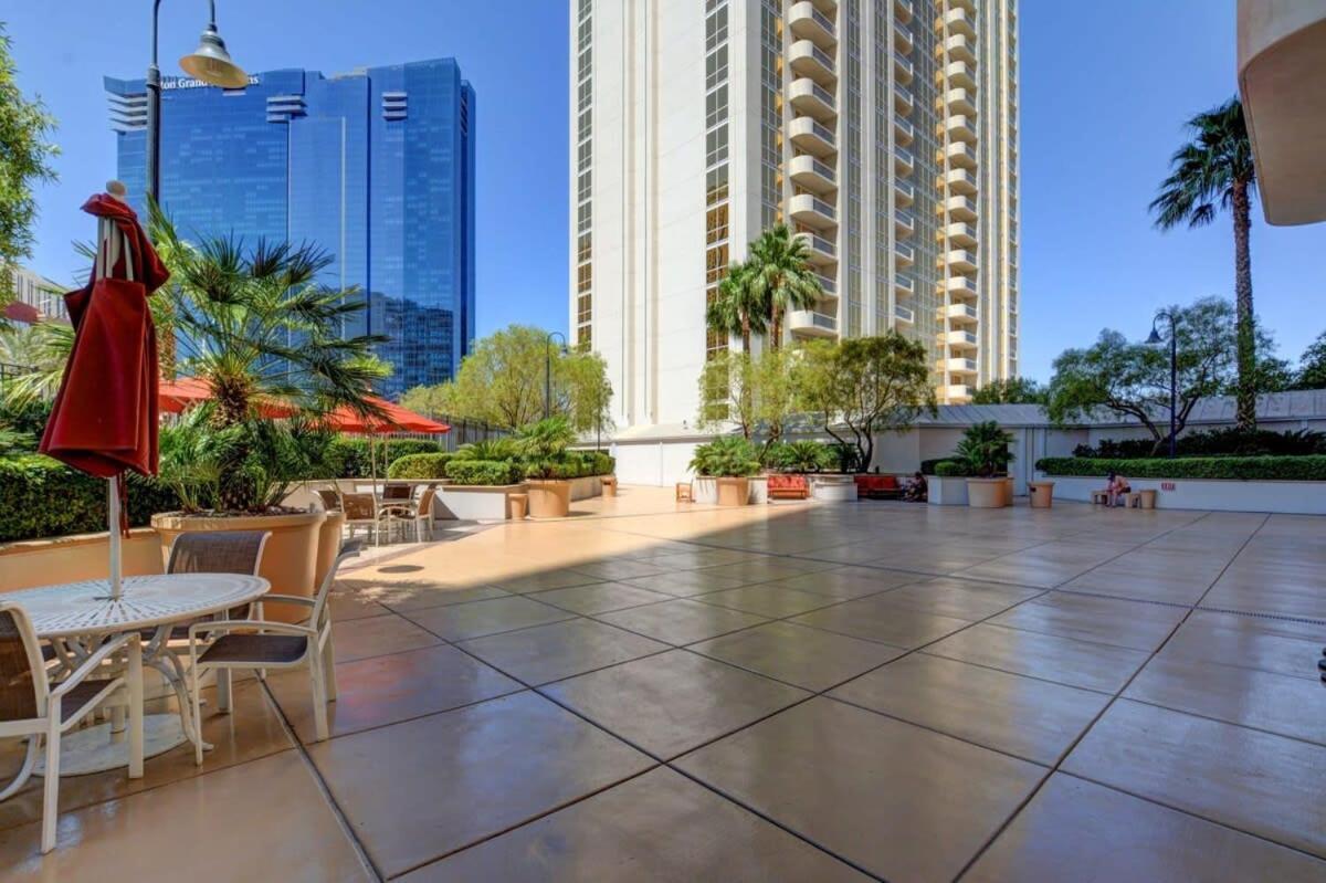 Mgm Signature-24-709 Strip View Jacuzzi Studio Las Vegas Eksteriør billede